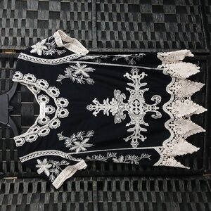 Anneliese Black Bohemian Style Blouse With Cream Embroidery And Lace Trim SZ S